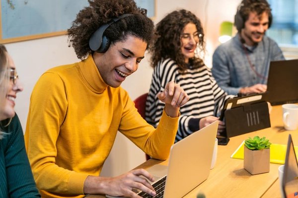 Pour qui est destiné le coworking dans les Yvelines et quels bénéfices offre-t-il ?