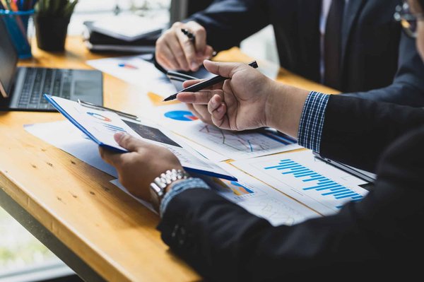 Conseils pour investir sereinement : le guide